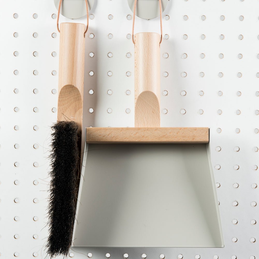Andree Jardin "Mr & Mrs Clynk" Cream Hand Brush, Dustpan and Wall Hooks