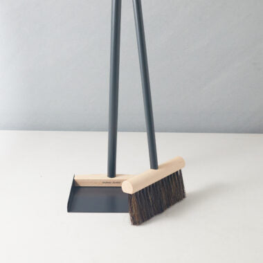 Andree Jardin "Mr & Mrs Clynk" Large Complet Dustpan & Hand Brush Black