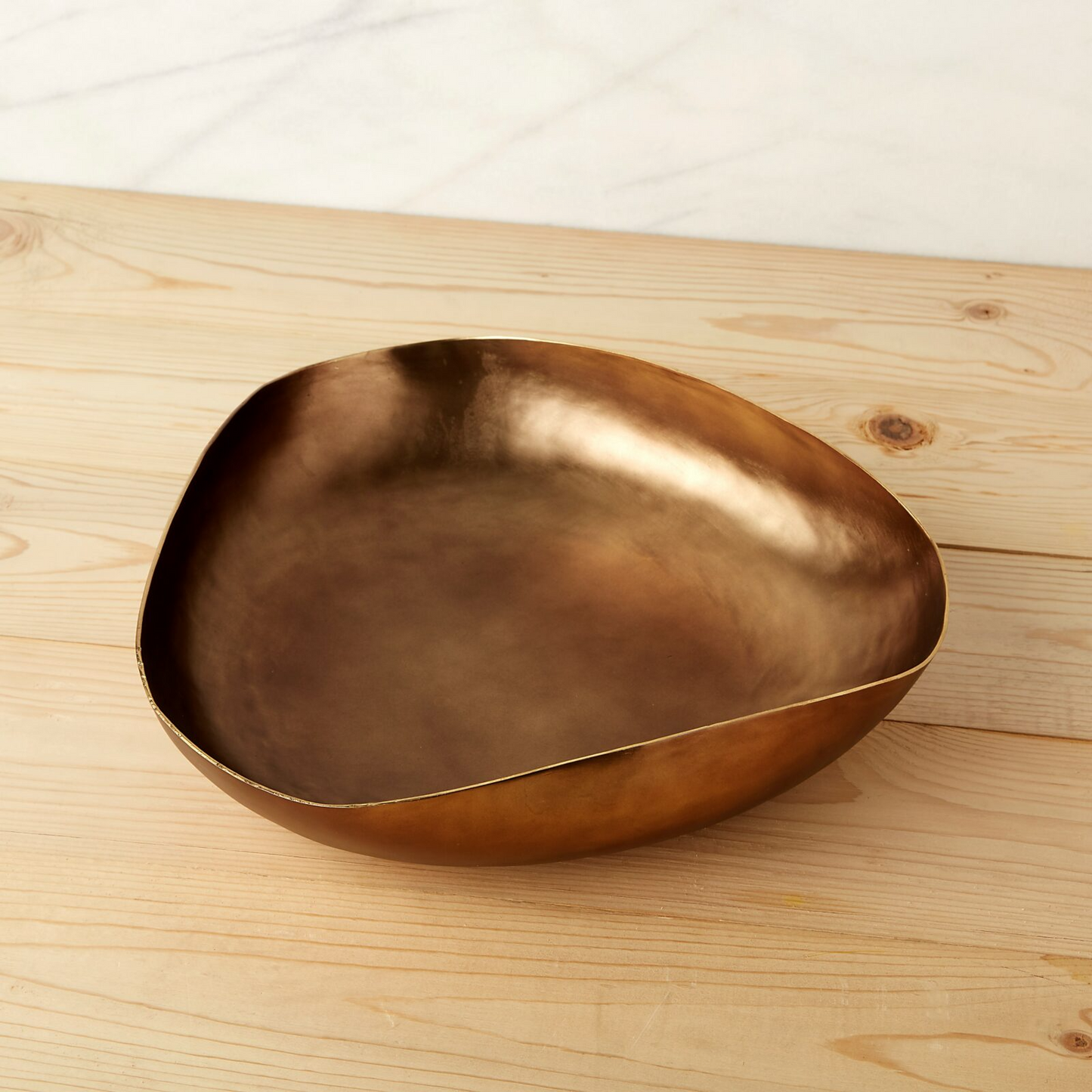 Galina Dish, Medium