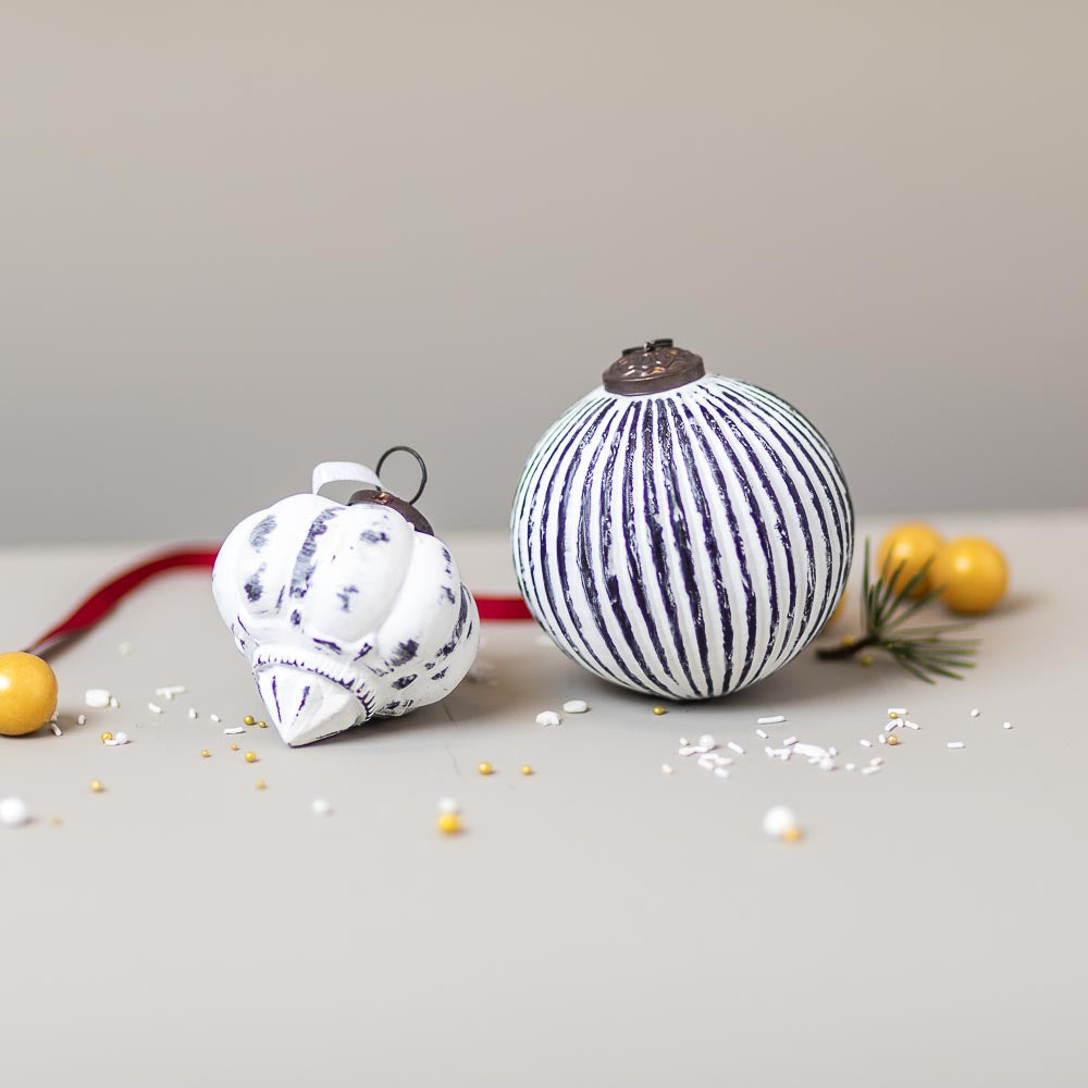 Breckenridge Ornament, Cardan