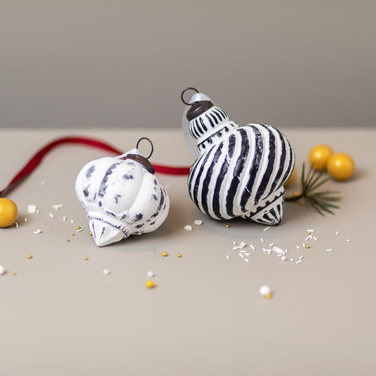 Breckenridge Ornament, Risor