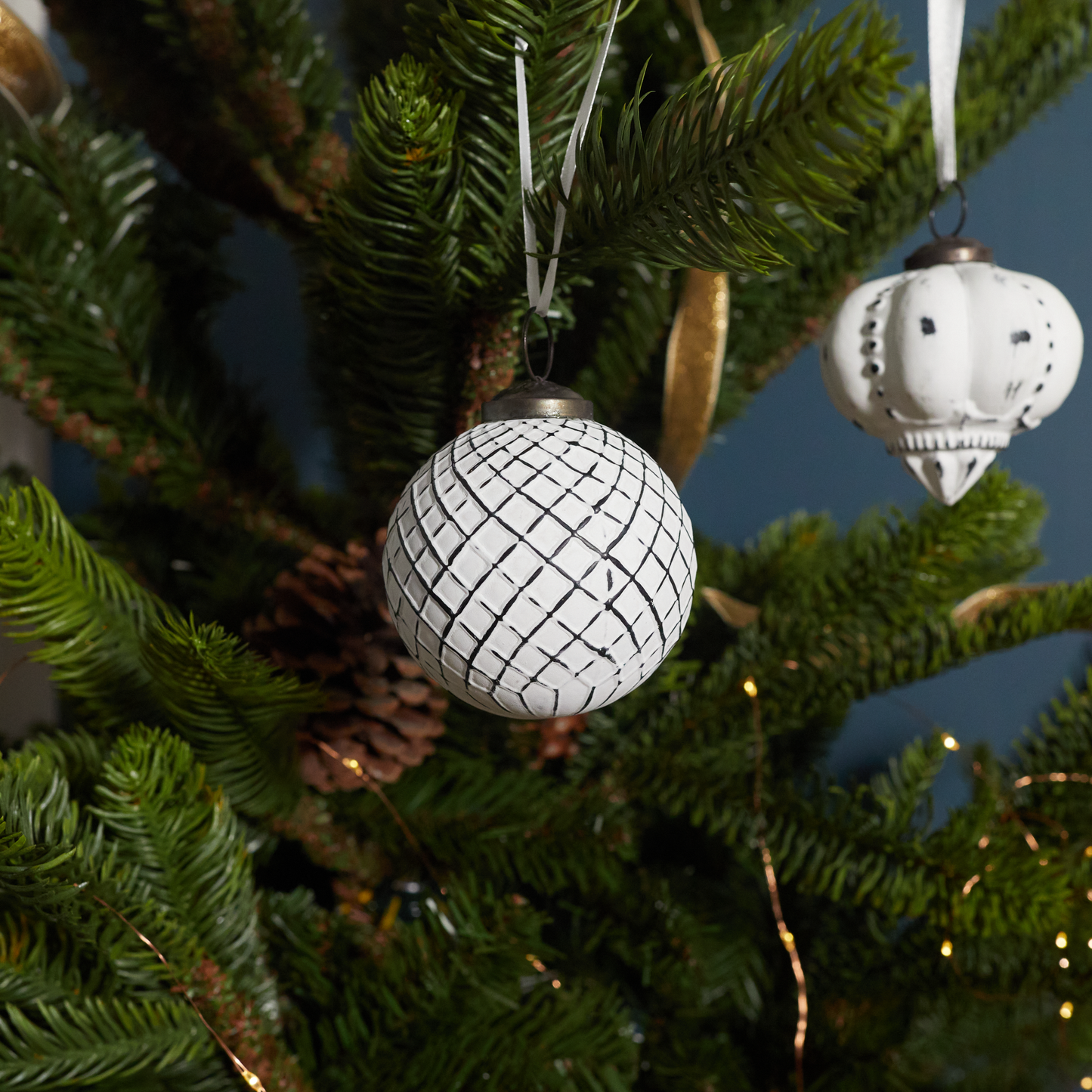 Breckenridge Ornament, Arendel