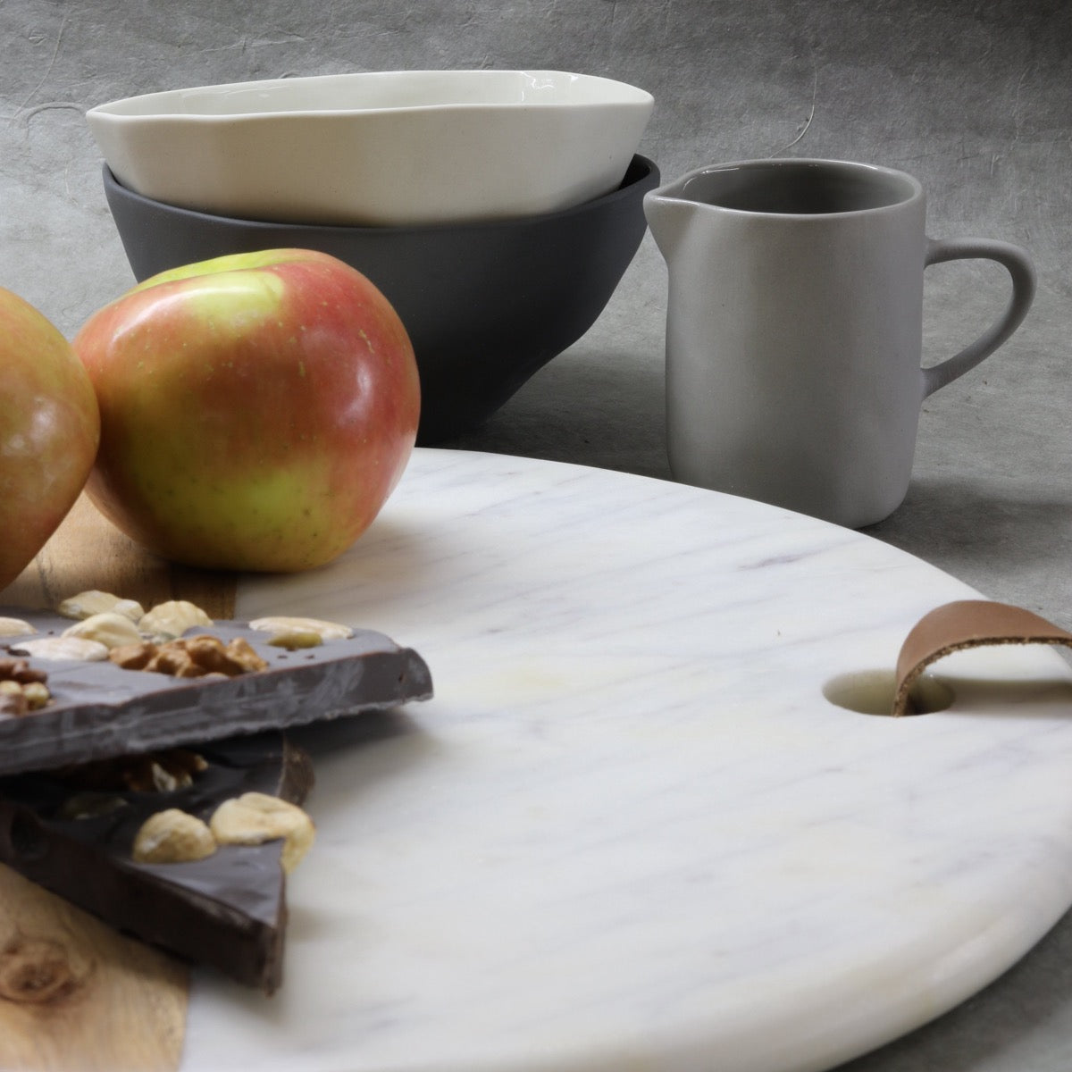 White Marble & Wood Round Board