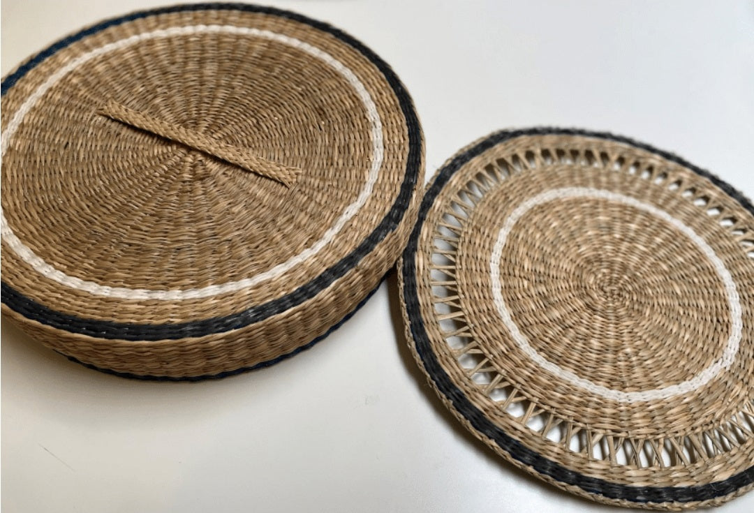 Woven Seagrass Placemats with Holder - Black (Set of 6)