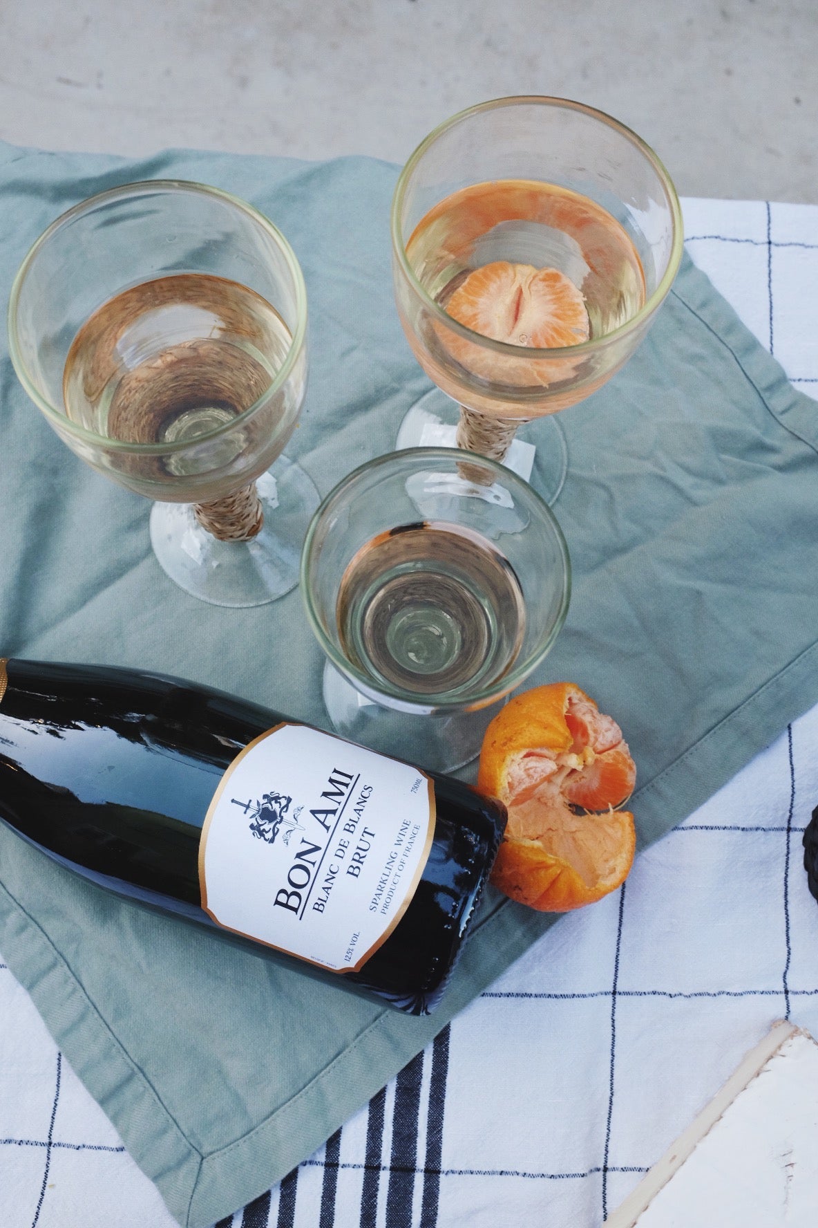 LARGE SEAGRASS WRAPPED WINE GLASS