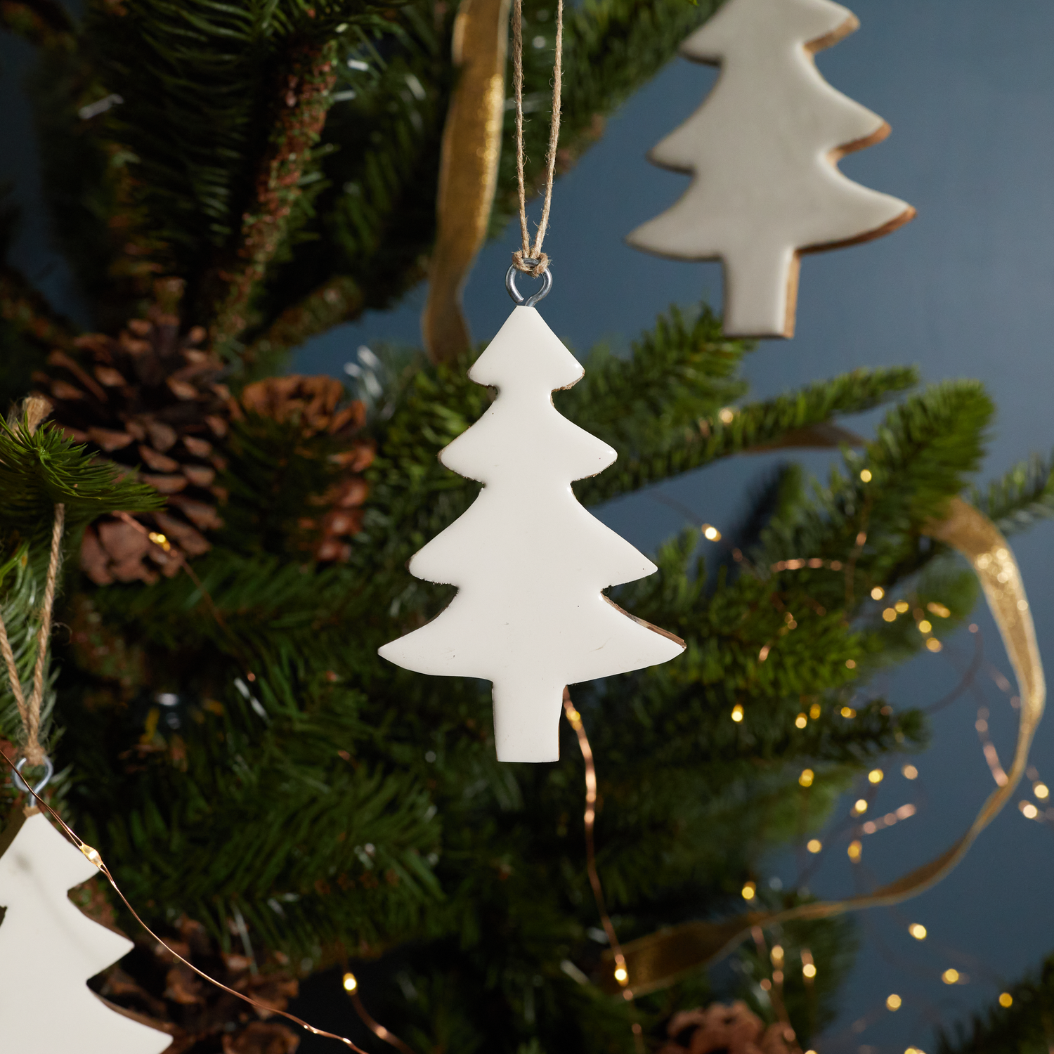 HOLIDAY DÉCOR