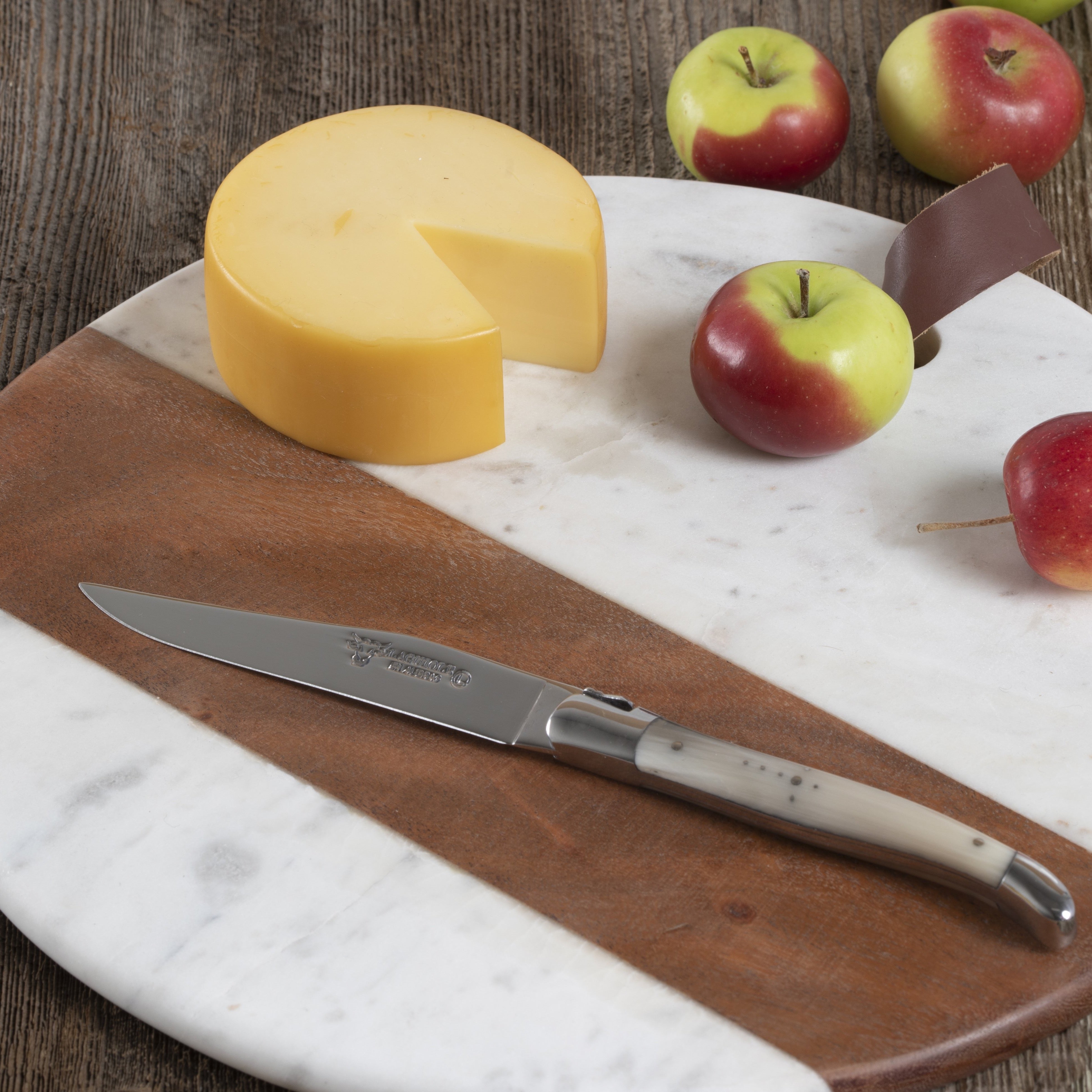 Laguiole en Aubrac Handcrafted Steak Knives, Set of 4, Solid Horn