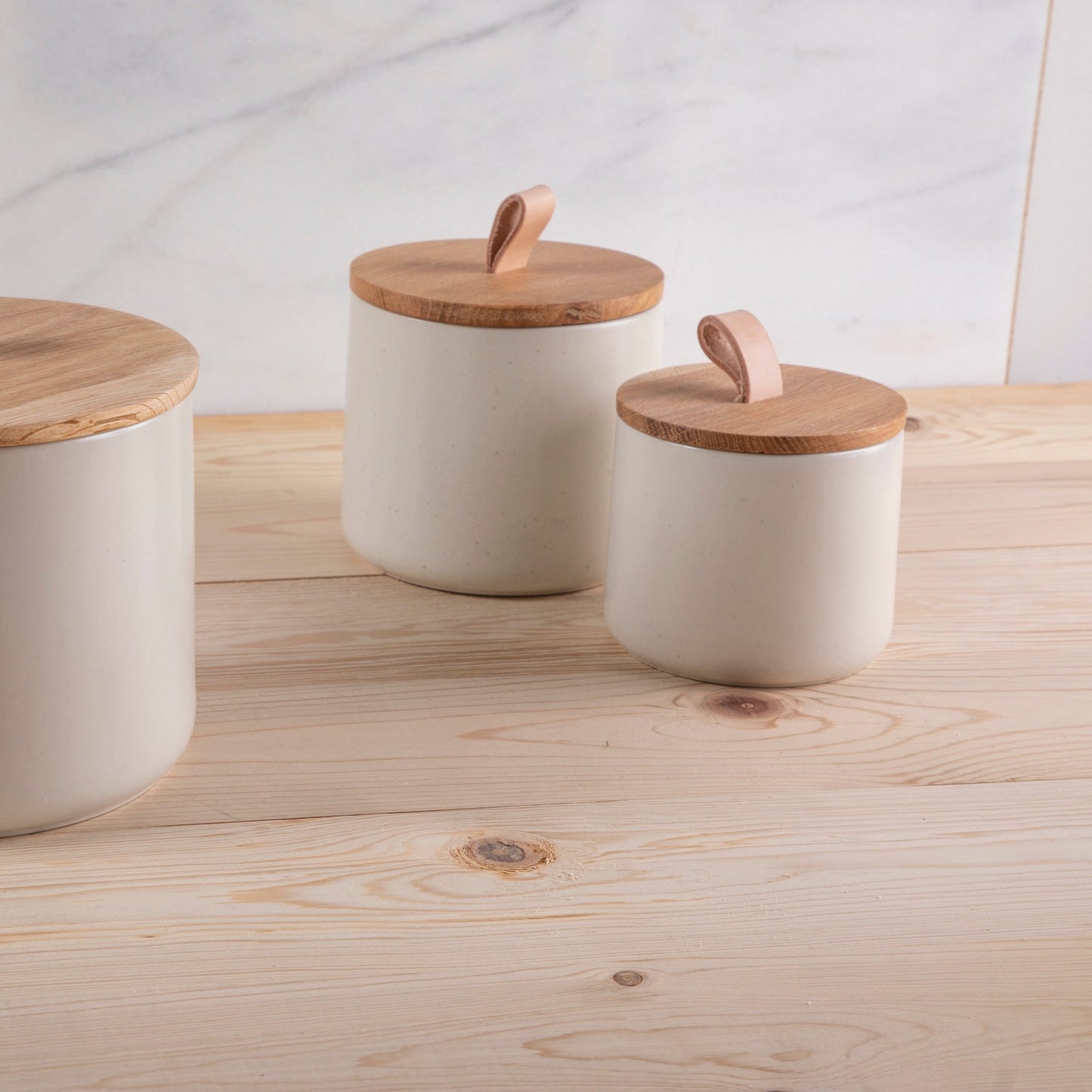 Pacifica Canister with Oak Wood Lid, Vanilla, Small