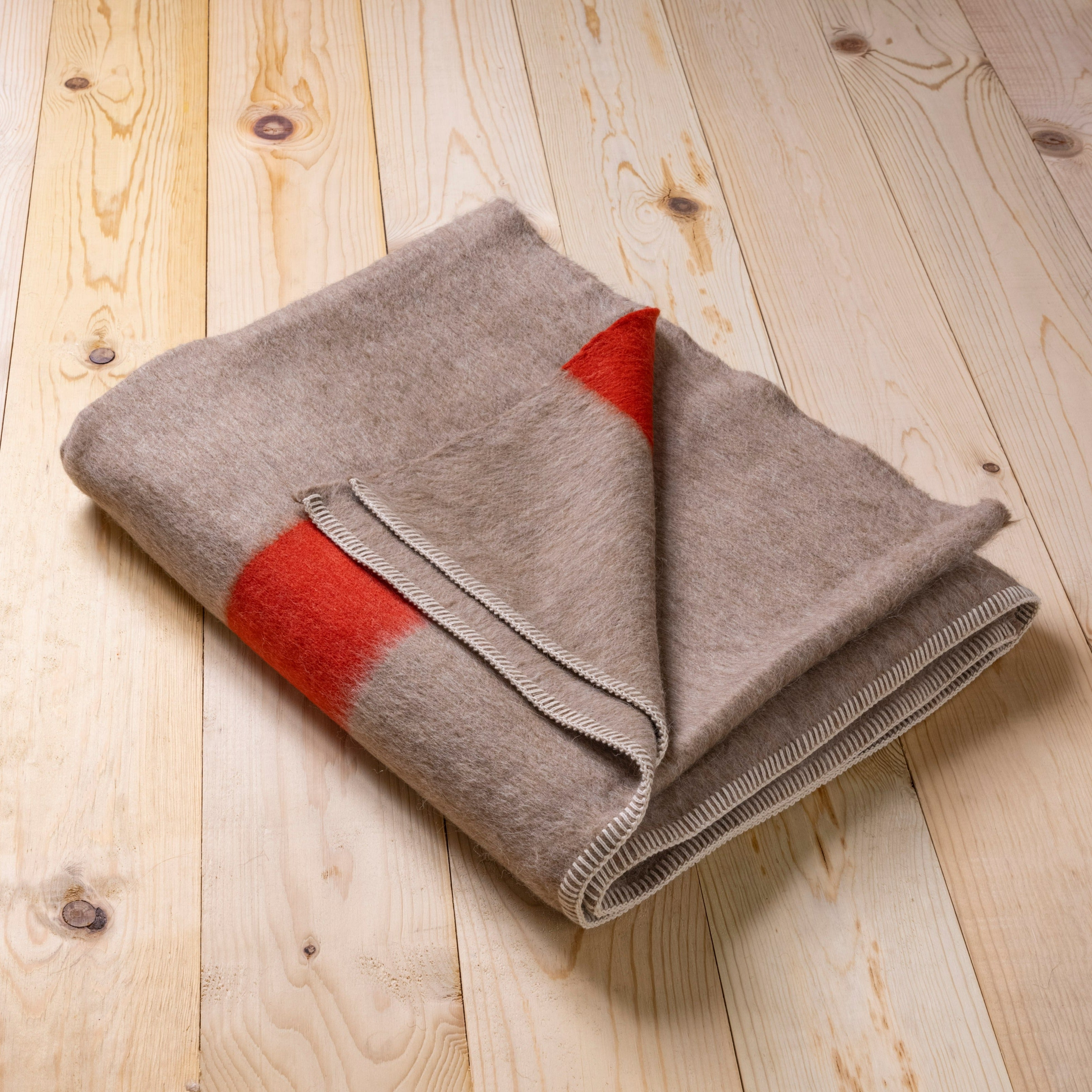 Siempre Blanket, Sand with Red Stripe