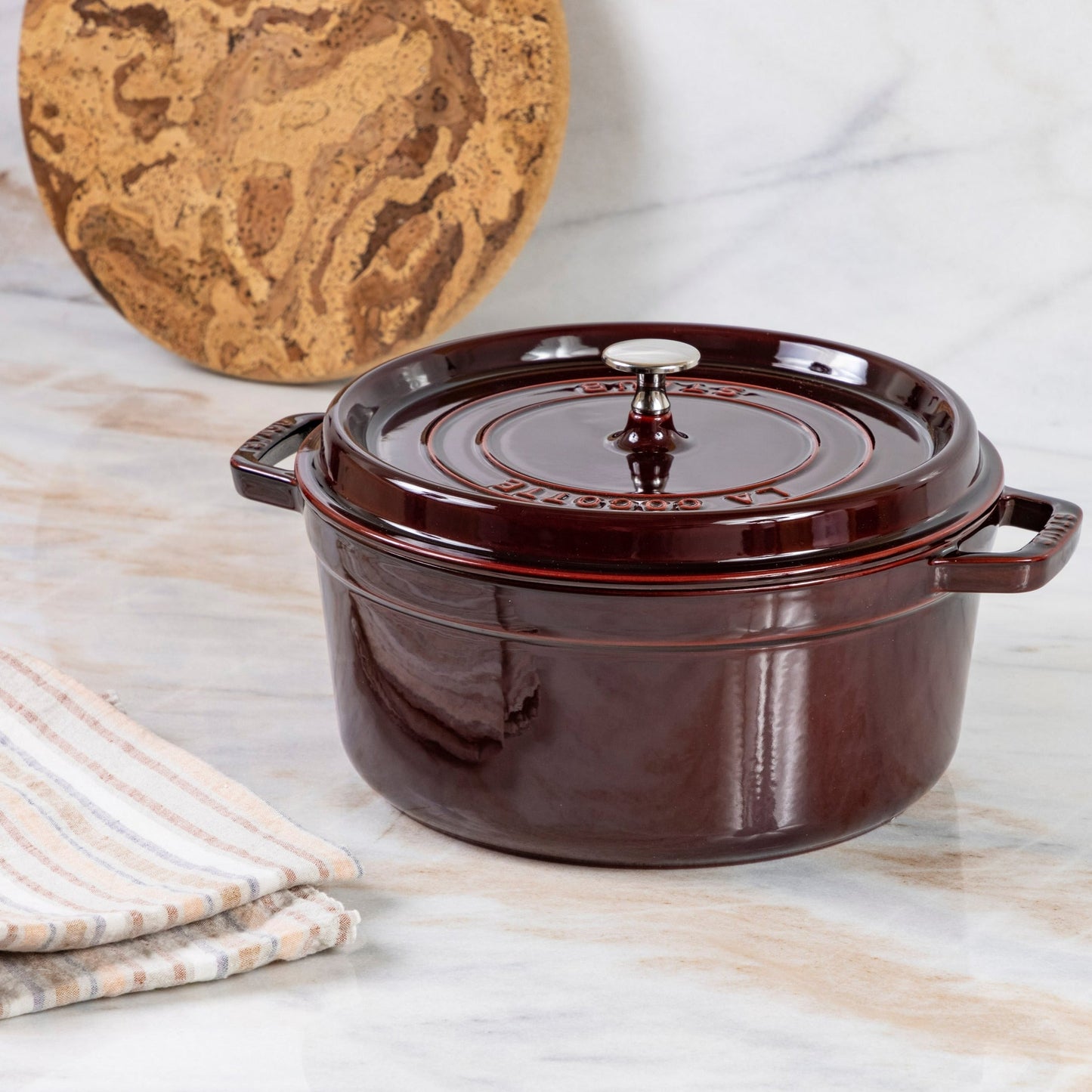 Staub Round Cocotte, 5.5qt, Grenadine