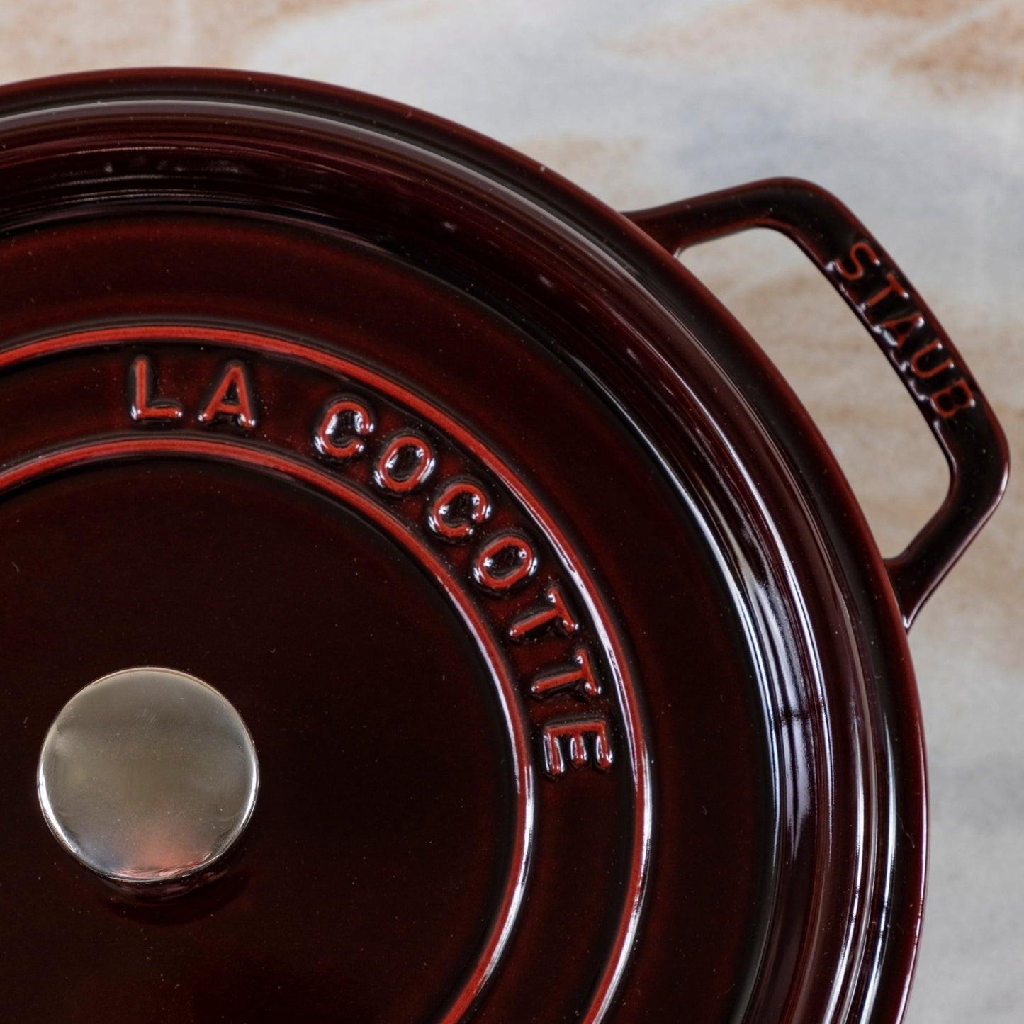 Staub Round Cocotte, 5.5qt, Grenadine