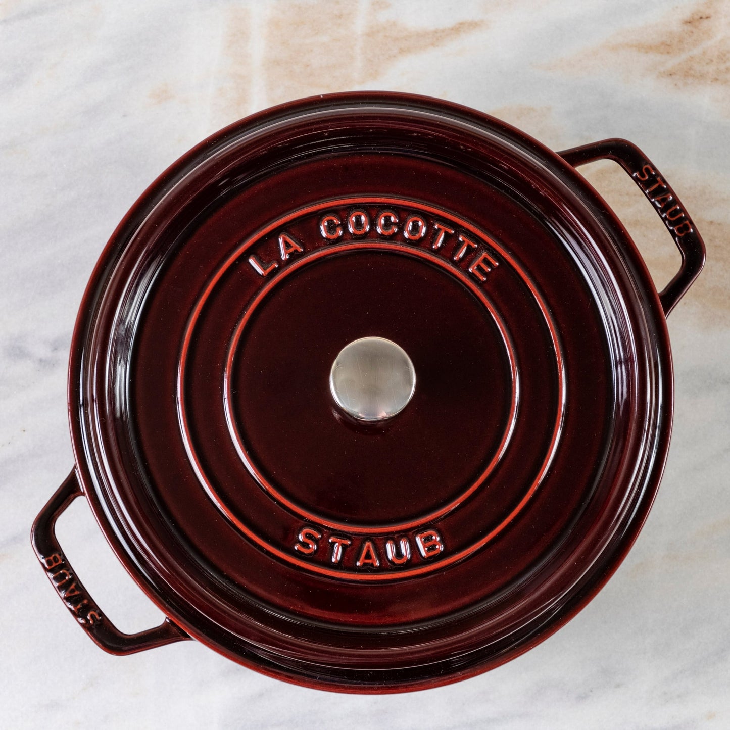 Staub Round Cocotte, 5.5qt, Grenadine