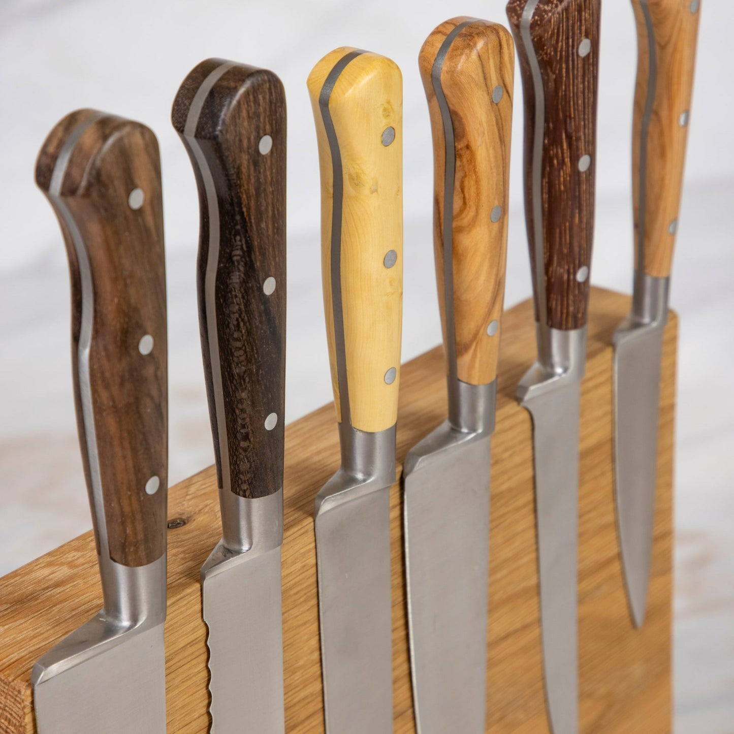 Laguiole en Aubrac Kitchen Knives with Oak Block, Set of 6, Mixed Wood