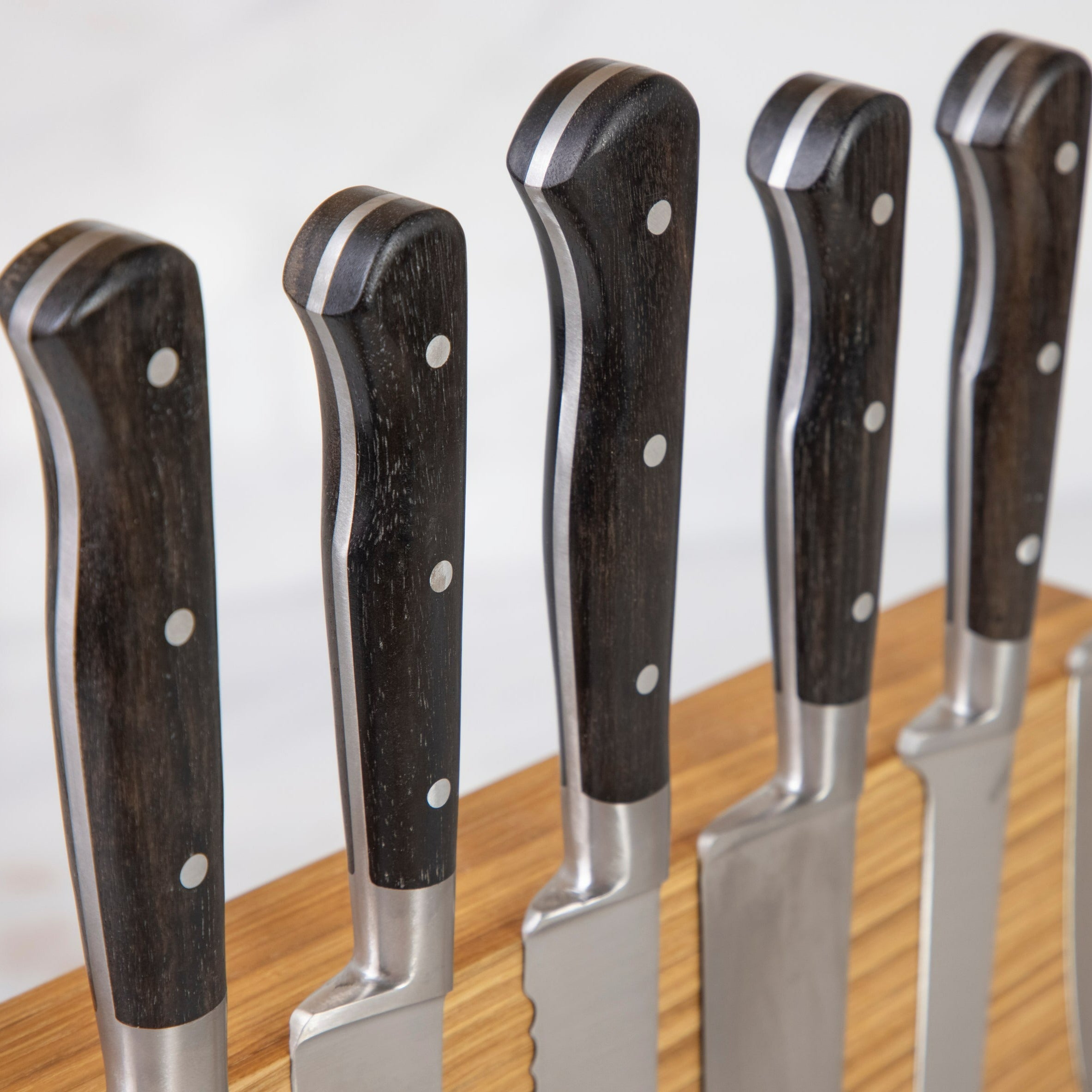 Laguiole en Aubrac Kitchen Knives with Oak Block, Set of 6, Ebony
