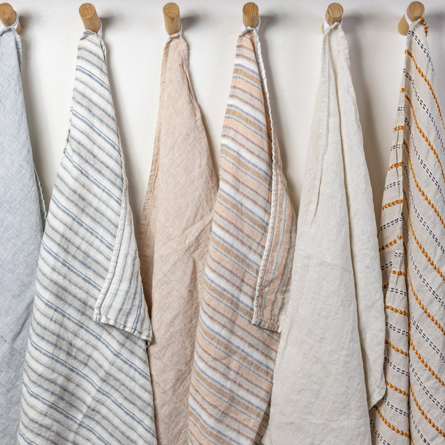 Carmela Kitchen Towel, Cream