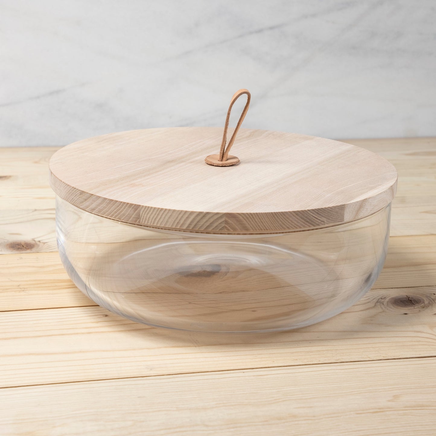 Ivalo Bowl with Ash Lid