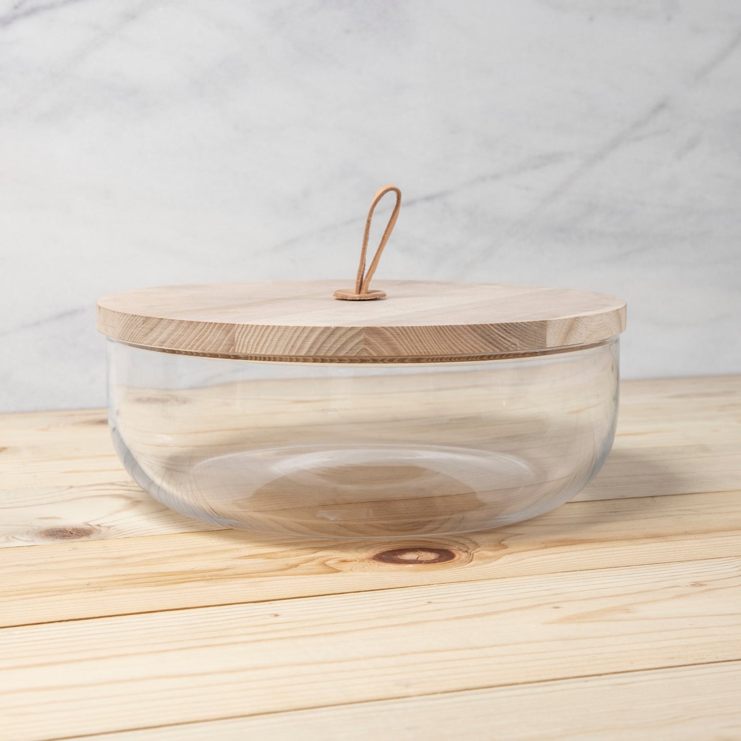 Ivalo Bowl with Ash Lid