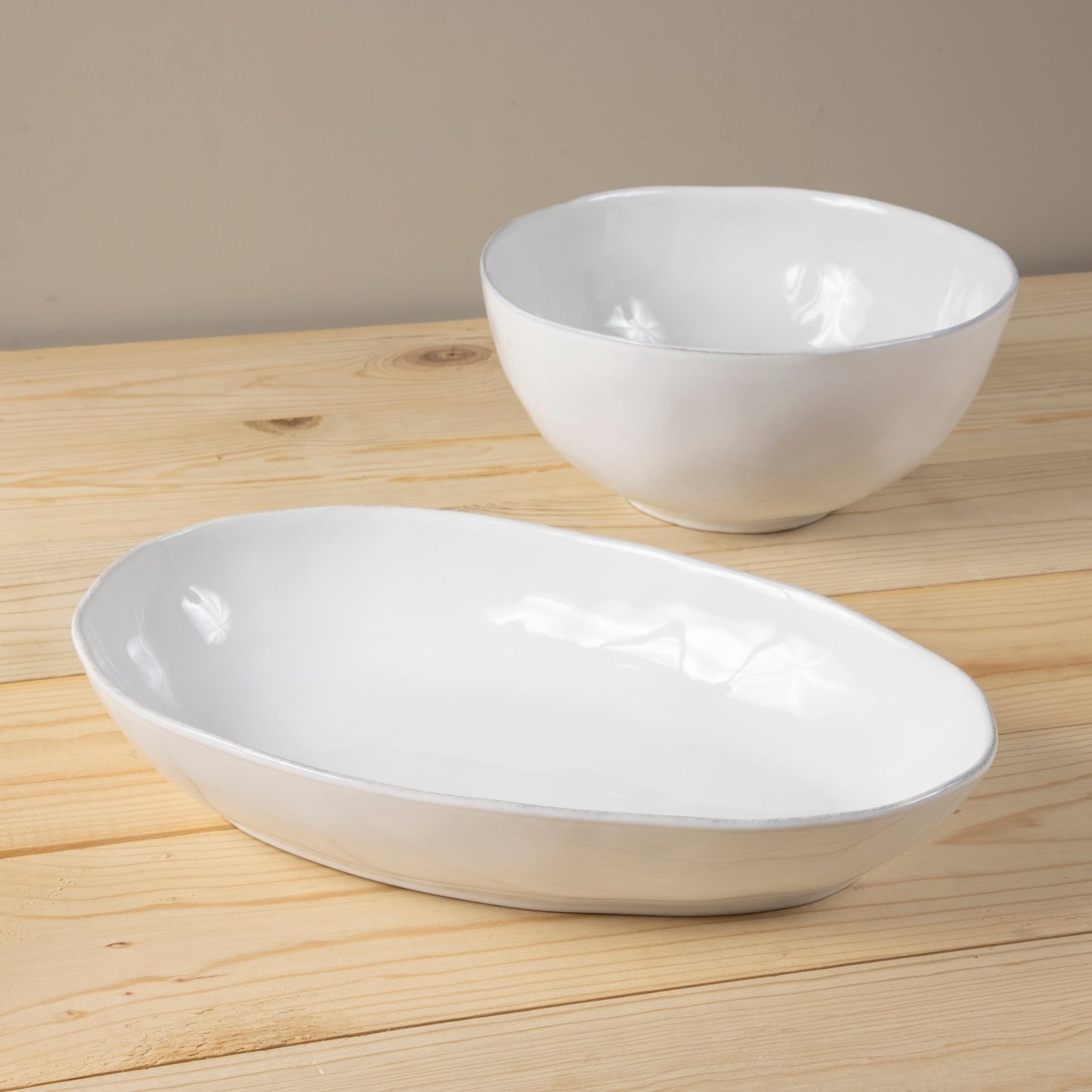 Livia 14" Oval Baker, White