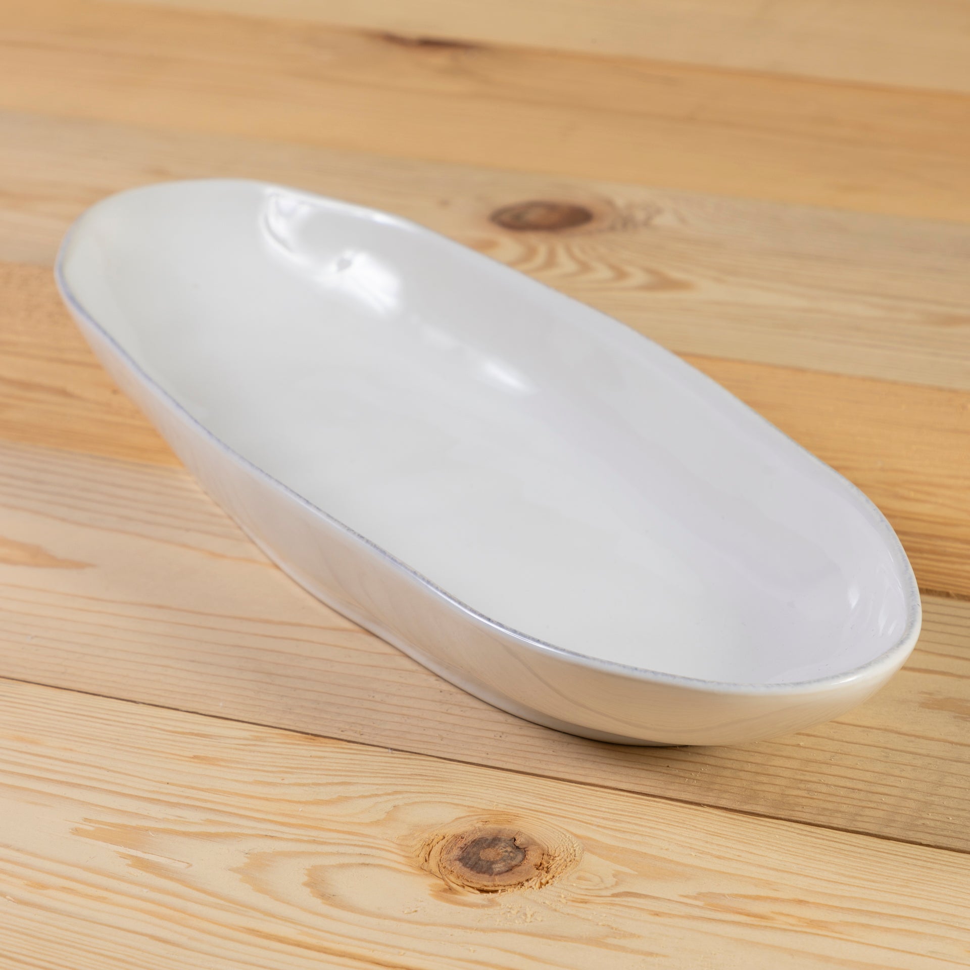 Livia 16" Oval Platter, White