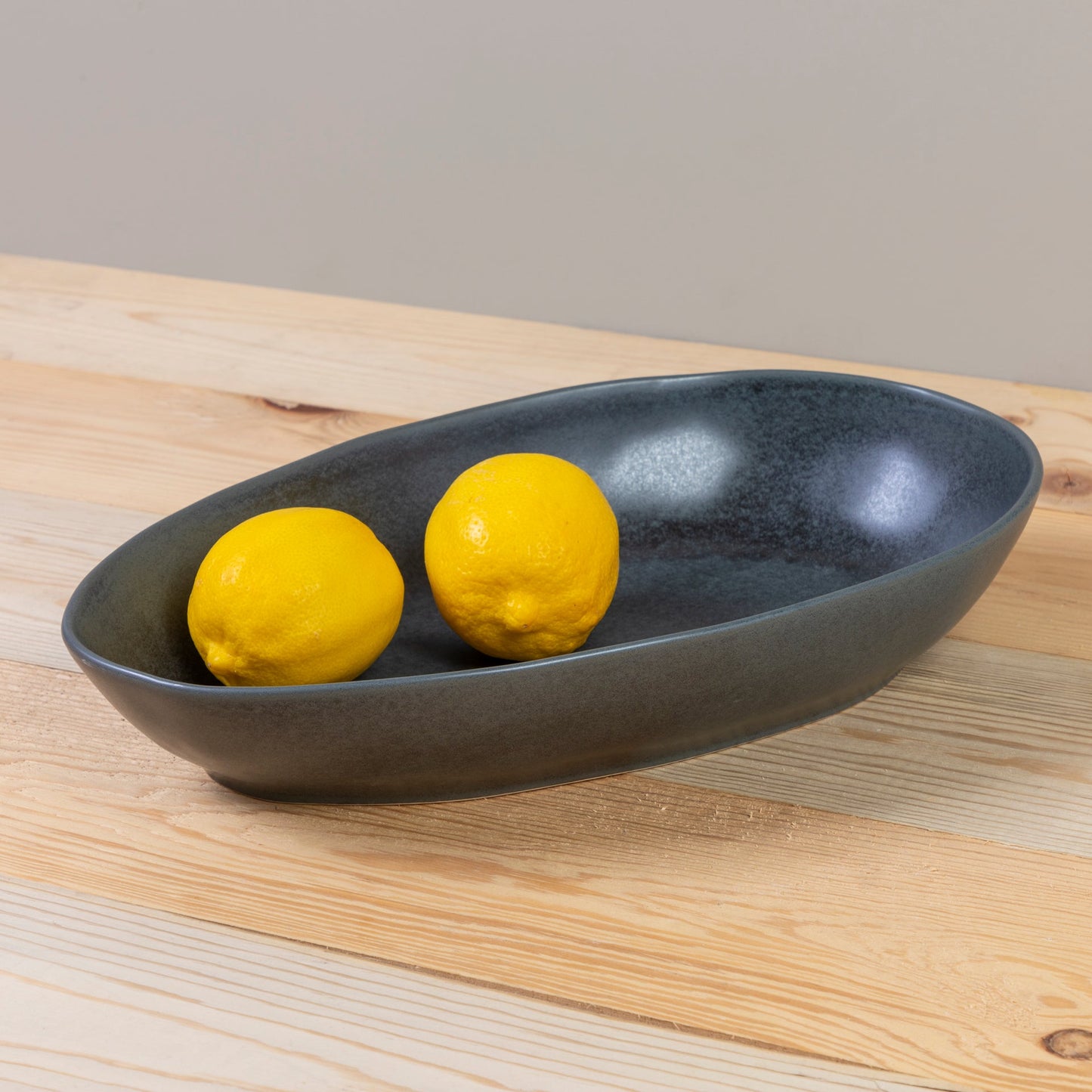 Livia 14" Oval Baker, Black