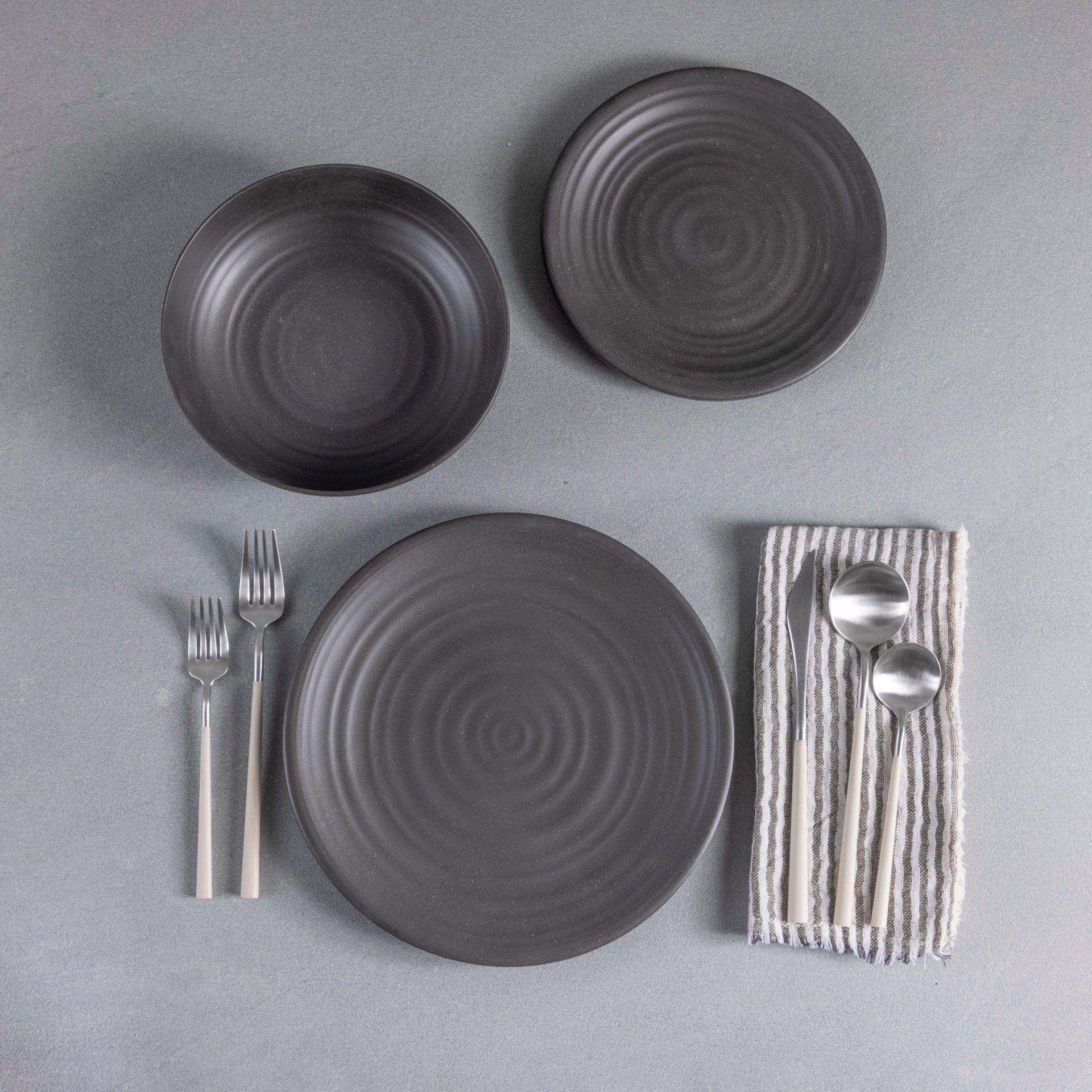Sancha Organic Dinner Plate, Slate, Set of 4
