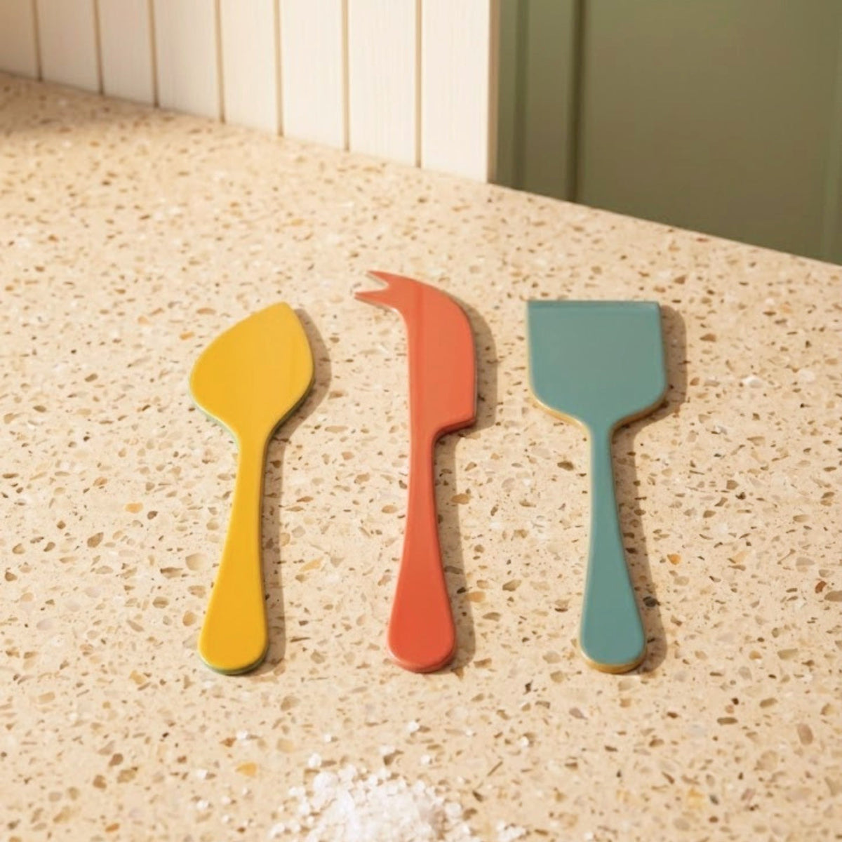 Harlow Bright  Cheese Set