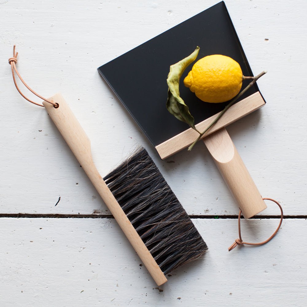 AndrÃ©e Jardin Mr. and Mrs. Clynk Black Dustpan & Brush "Coffret" Gift Set AndrÃ©e Jardin andree-jardin-mr-and-mrs-clynk-black-dustpan-brush-coffret-gift-set - French Dry Goods
