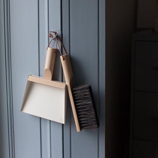 Andree Jardin "Mr & Mrs Clynk" Cream Hand Brush, Dustpan and Wall Hooks