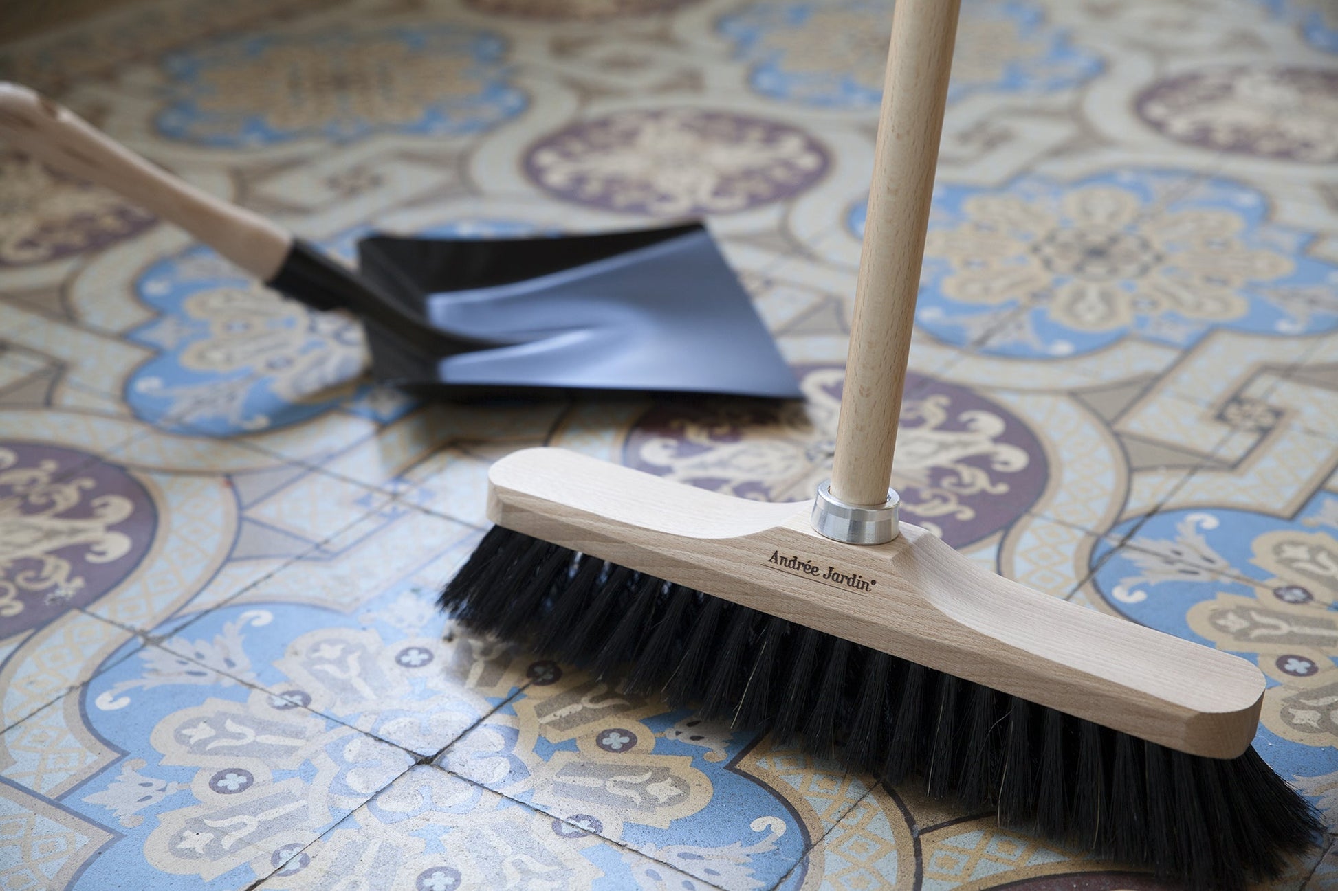 AndrÃ©e Jardin Tradition 13" Beechwood Broom Head Utilities AndrÃ©e Jardin AndrÃ©e Jardin Brand_AndrÃ©e Jardin Home_Broom Sets Home_Household Cleaning Andree_JARDIN_-_Tradition_-_LA_MAISON_10_1