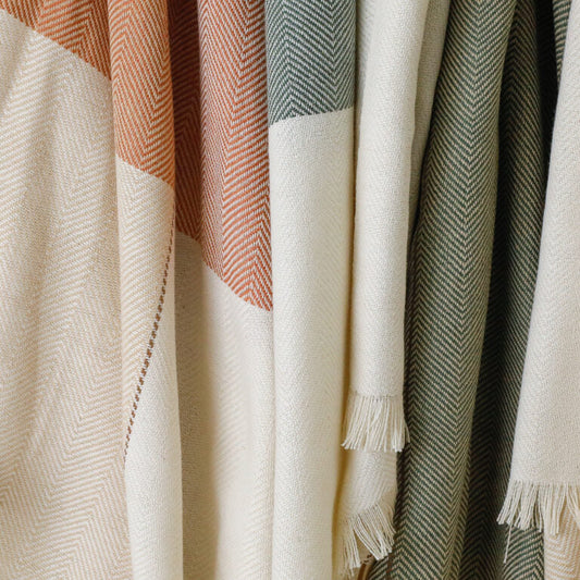 Miraflor Throw, Sun