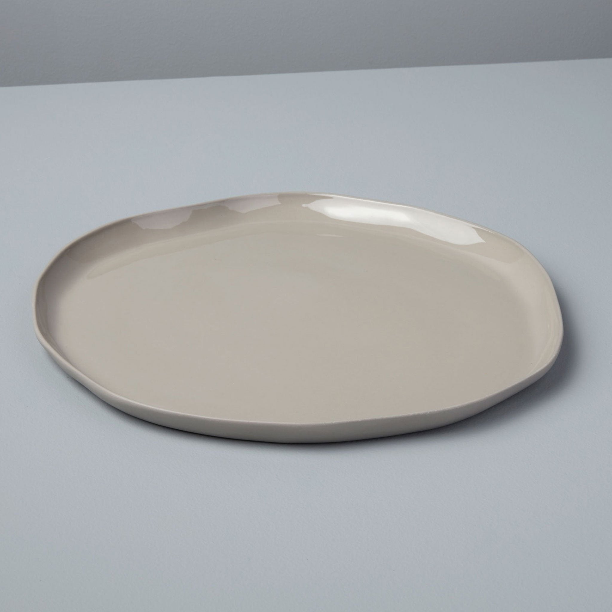 Be-Home_Stoneware-Flat-Plate-Sterling-Large_64-713_b5091ba7-1630-42a6-8edc-df6e92d9f696.jpg