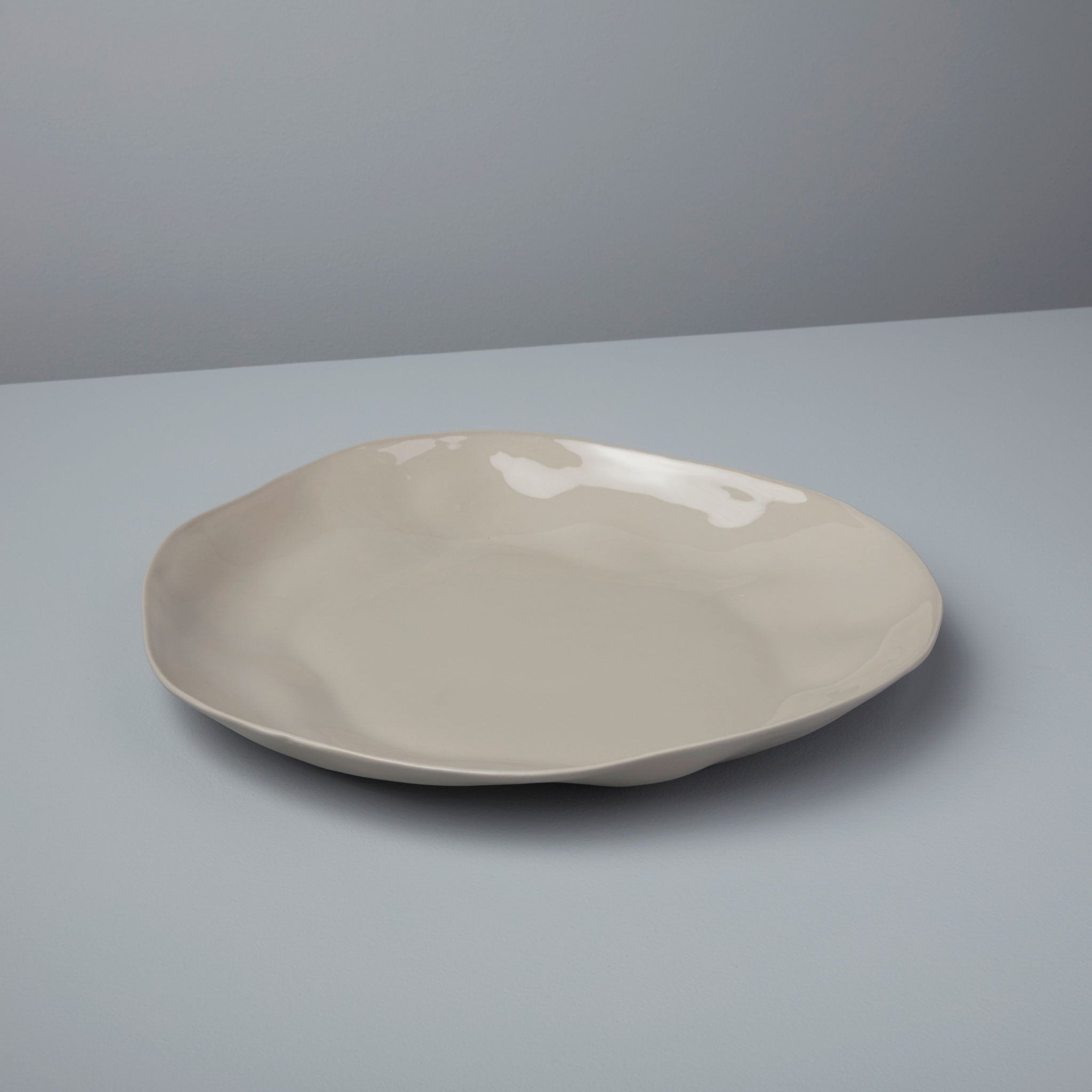 Be-Home_Stoneware-Platter-Sterling_64-03_9a7e6330-a860-4719-b741-59b752ce821a.jpg