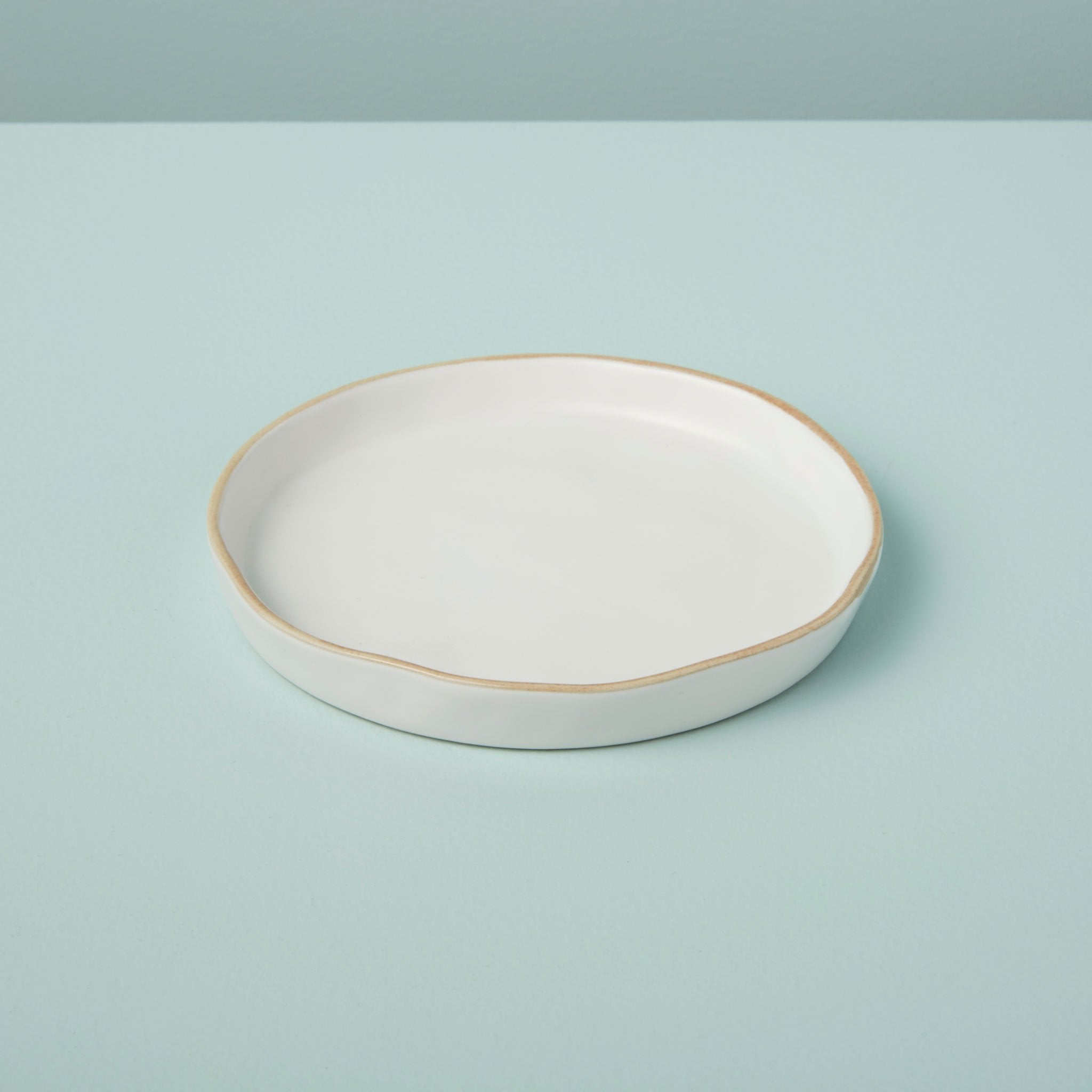 Be-Home_Tan-Rim-Stoneware-Plate-Small_52-30_62fa01a4-635a-45ec-9247-6f88b53b03f5.jpg