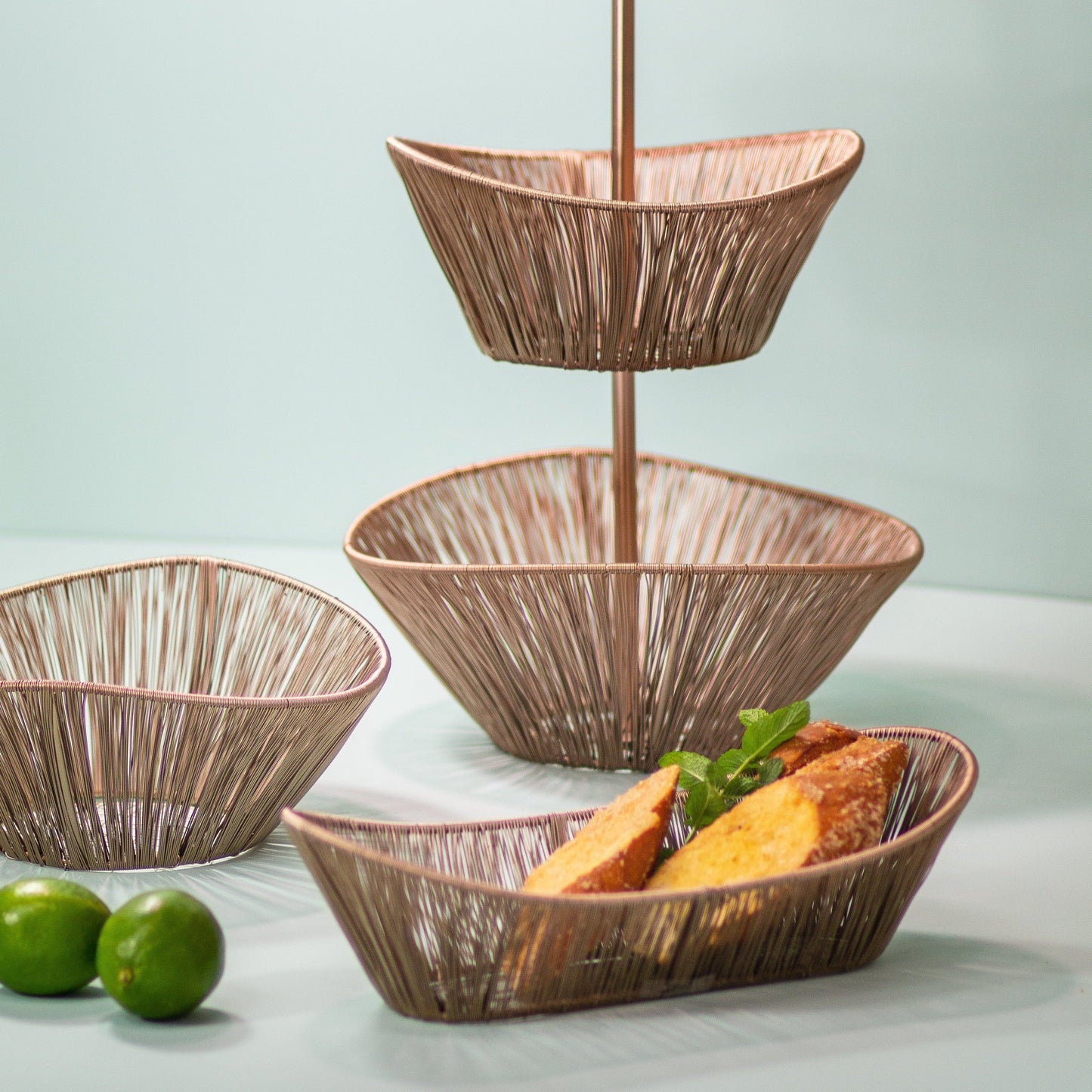 RosÃ© Rhythm Wire Oval Basket
