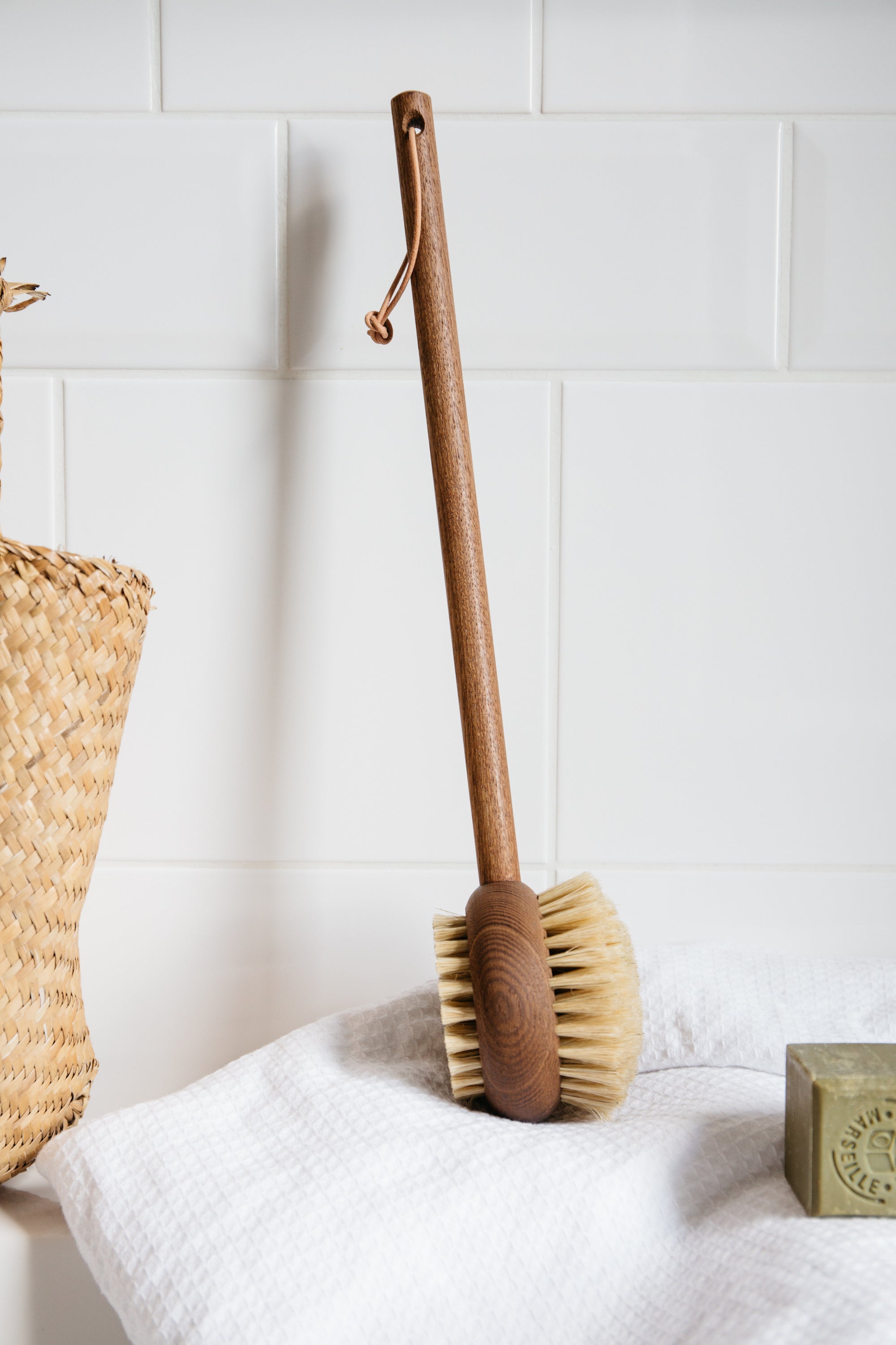 Andree Jardin Heritage Bath & Body Brush with Handle, Ash