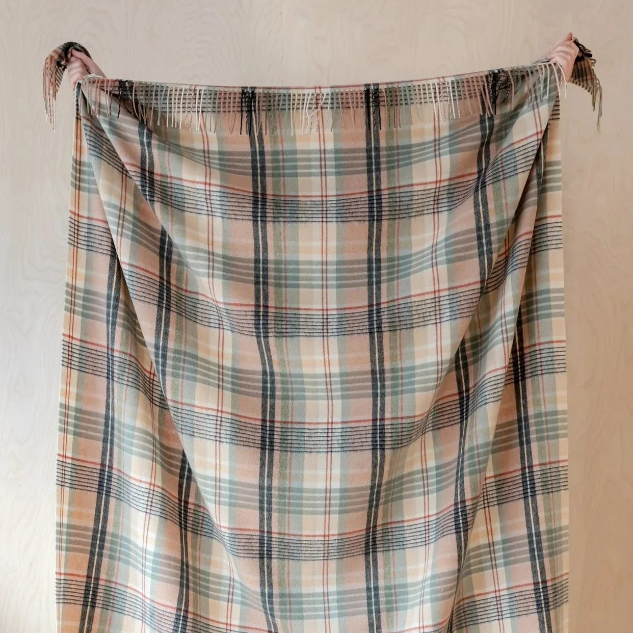 Lambswool Blanket in Seagrass Cottage Check