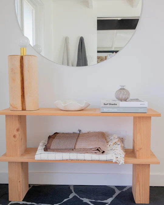 Lina Throw, Saddle