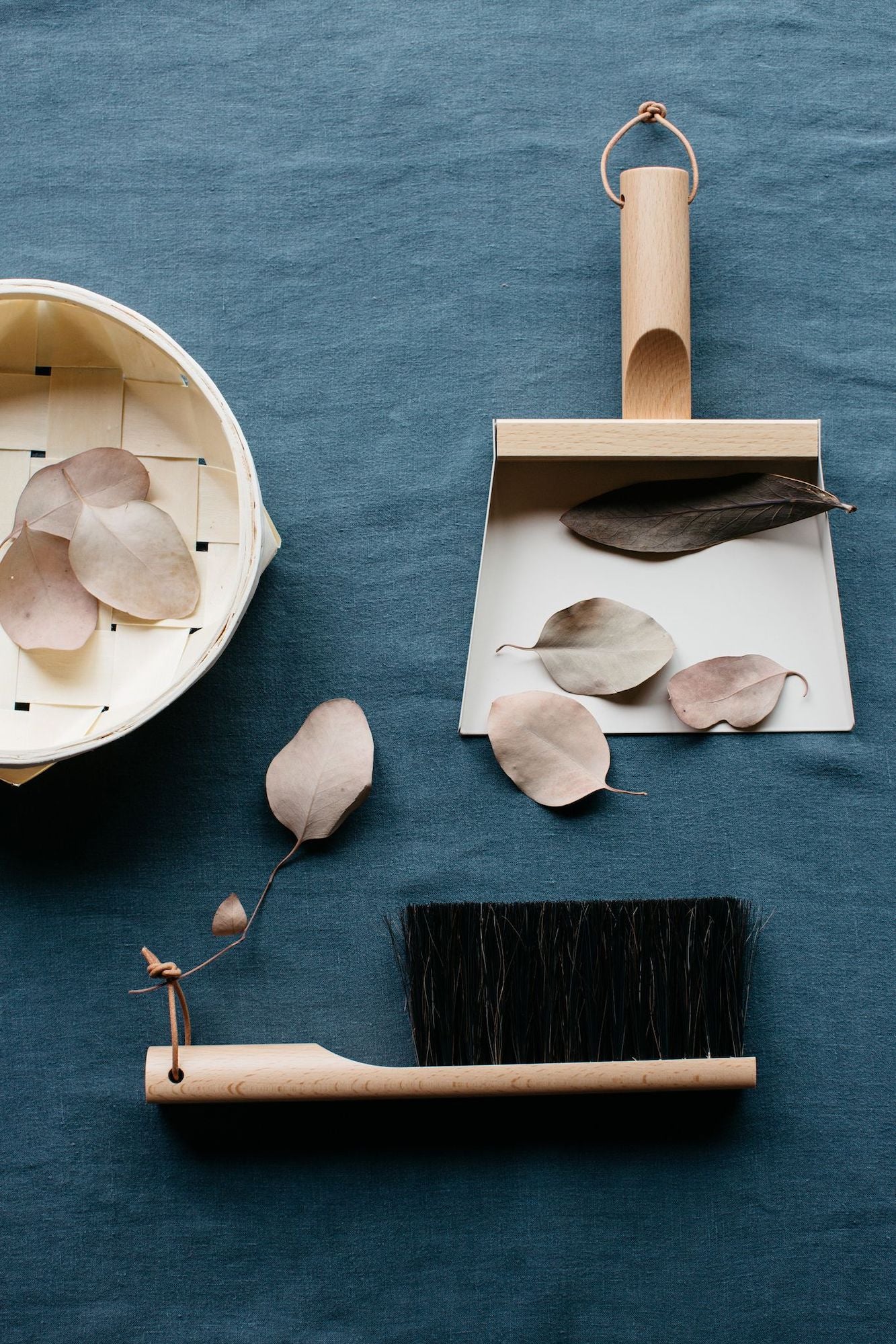 Andree Jardin "Mr & Mrs Clynk" Cream Hand Brush, Dustpan and Wall Hooks
