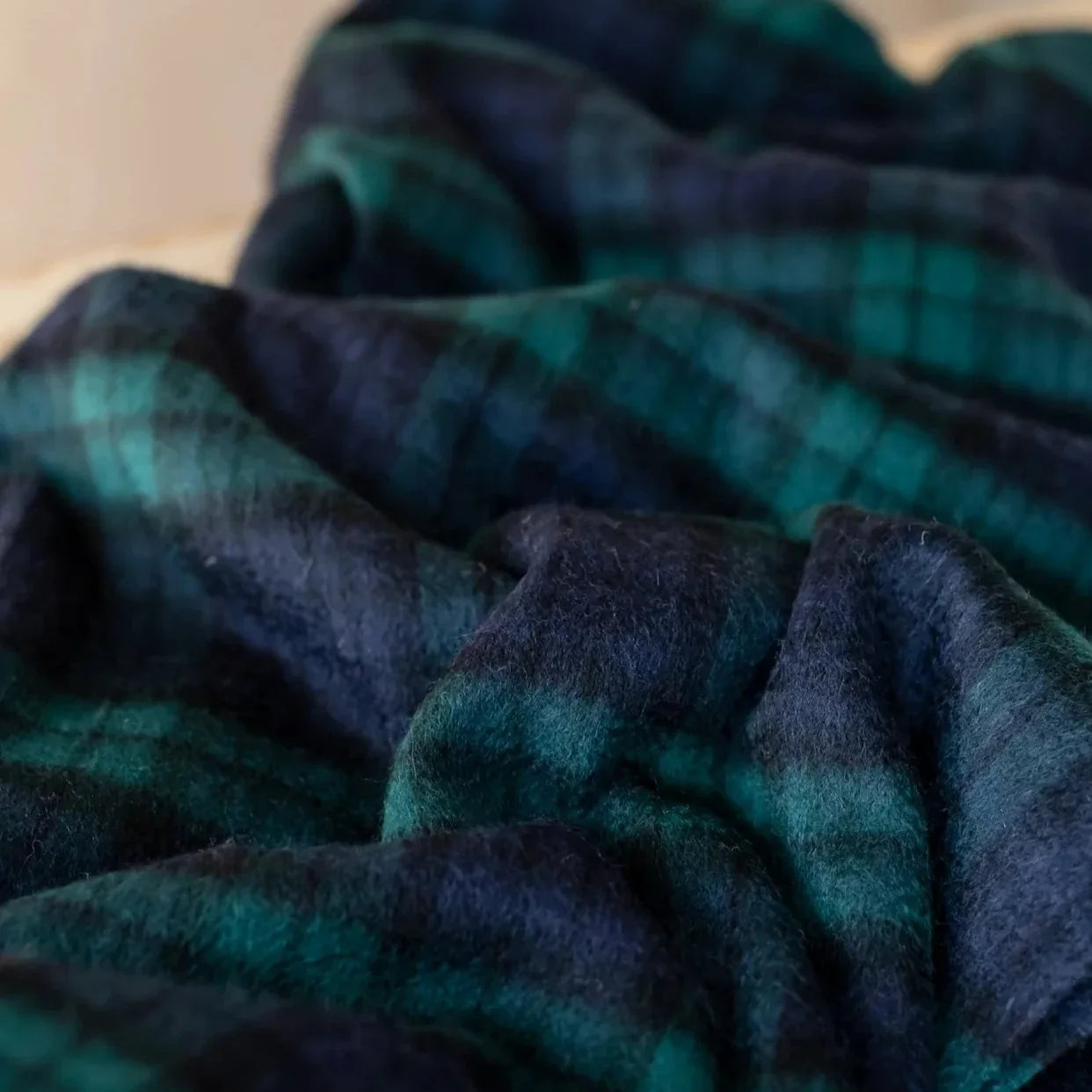Cashmere Knee Blanket in Black Watch Tartan