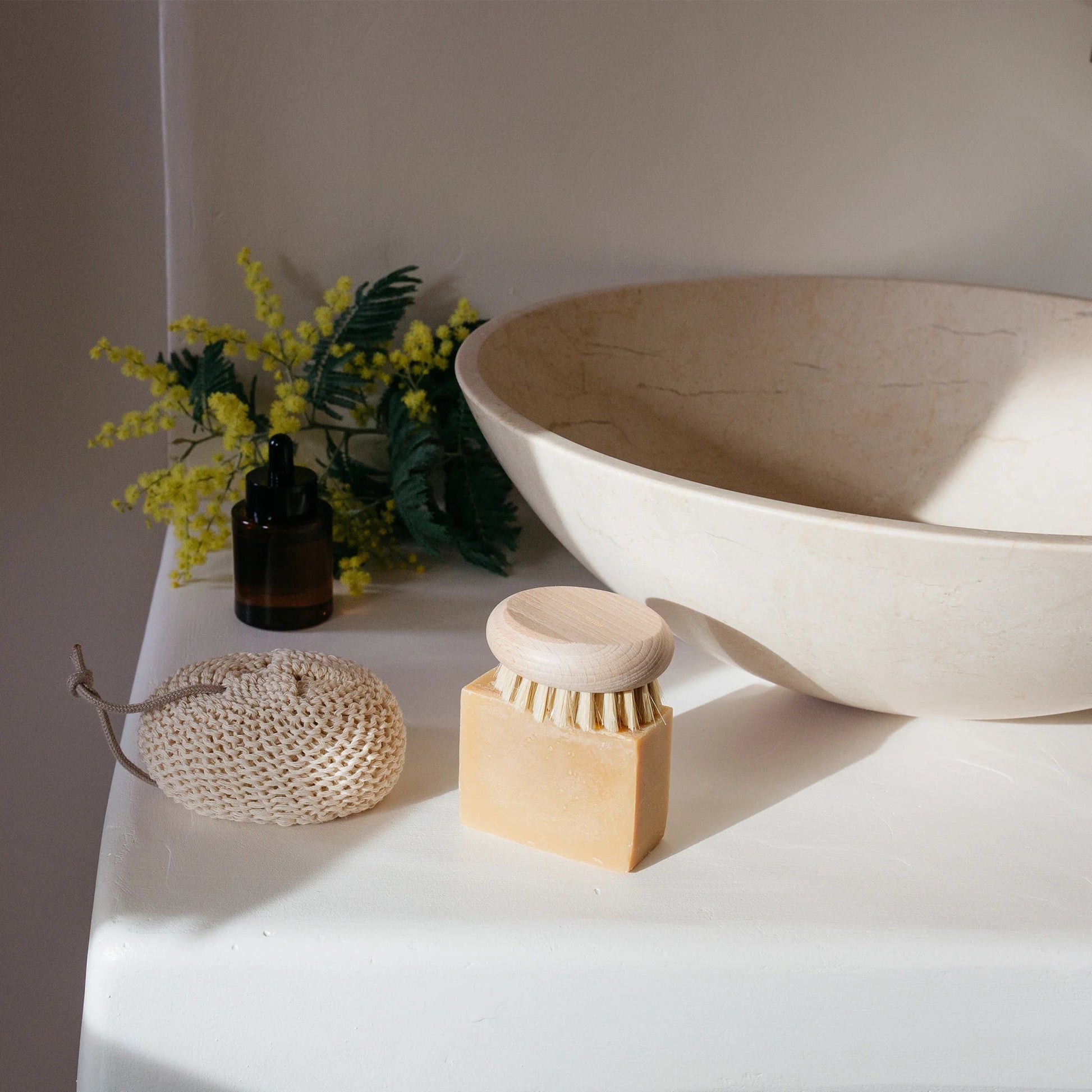AndrÃ©e Jardin Tradition Scrub Brush Waxed Beech Wood Utilities AndrÃ©e Jardin AndrÃ©e Jardin Bath & Body_Accessories Brand_AndrÃ©e Jardin LMF23 andree-jardin-scrub-body-brush_7070-2000x2000