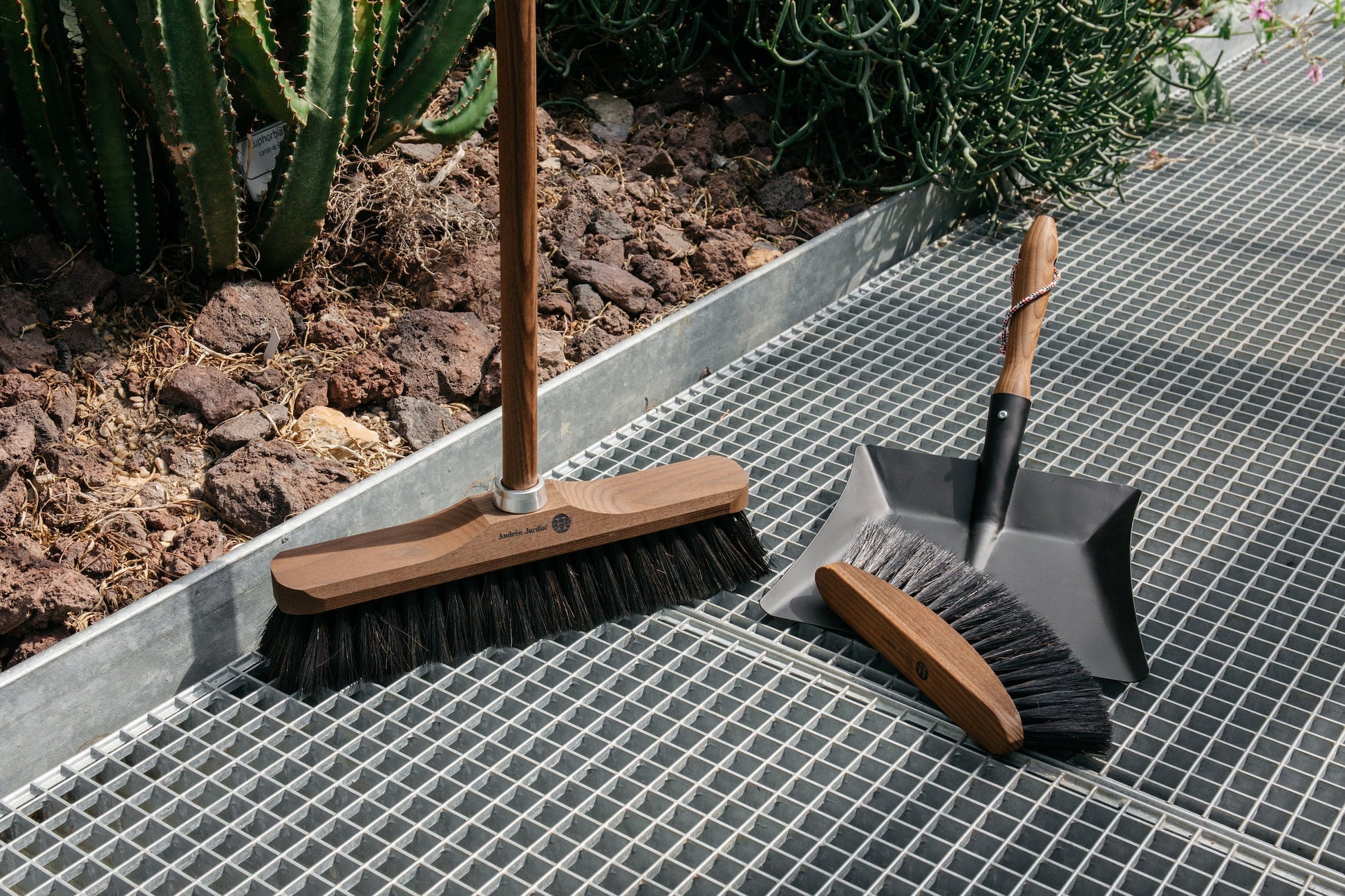 AndrÃ©e Jardin Heritage 17" Ash Wood Broom Head with Black Fibers Utilities AndrÃ©e Jardin AndrÃ©e Jardin Back in stock Brand_AndrÃ©e Jardin Home_Broom Sets Home_Household Cleaning balai-43-cm-heritage-s4-5102