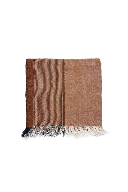 Lina Throw, Saddle