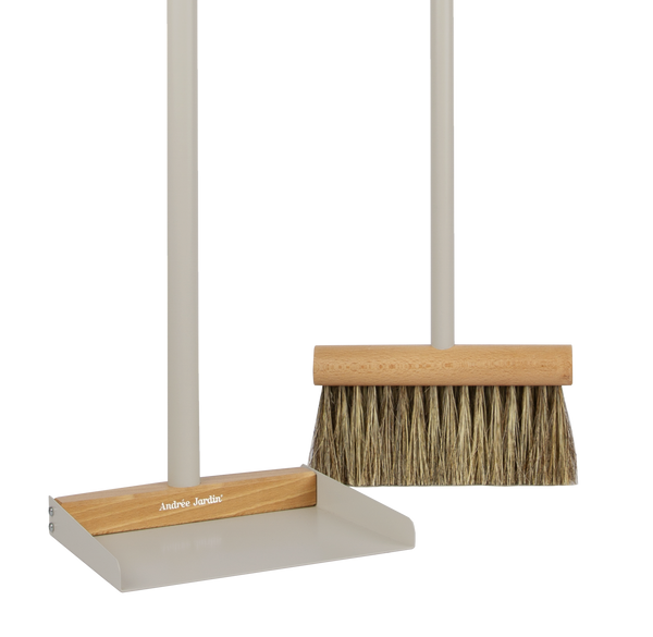 Andrée Jardin Mr. and Mrs. Clynk Natural Large Complet Dustpan and Broom in Grey Utilities Andrée Jardin Brand_Andrée Jardin Home_Broom Sets Home_Household Cleaning La Maison 31122