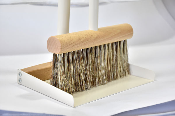 Mr. and Mrs. Clynk Natural Large Complet Dustpan and Broom in Cream